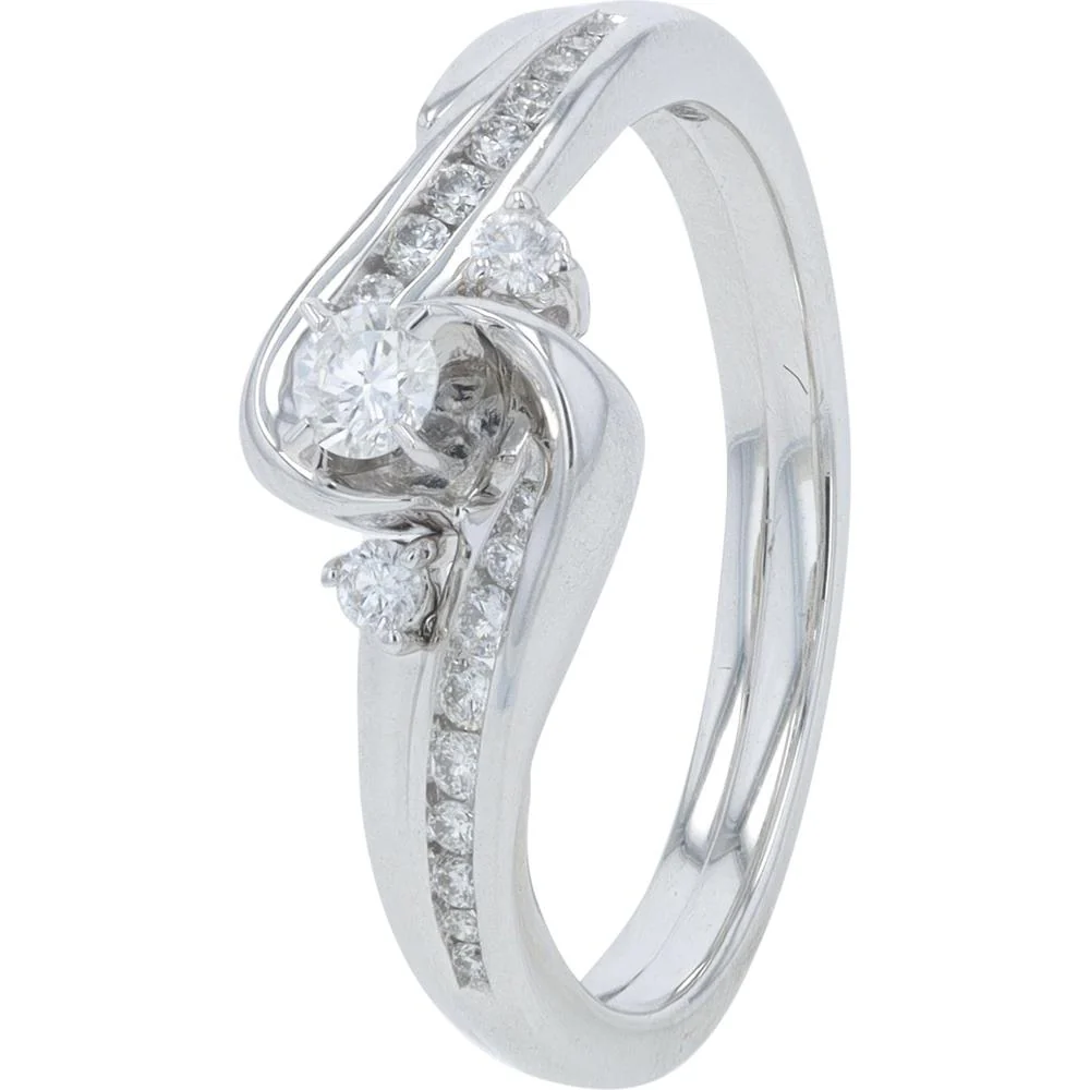 10K White Gold 0.25 Carat Diamond Bridal Set with Milgrain Detail and Prong Setting
