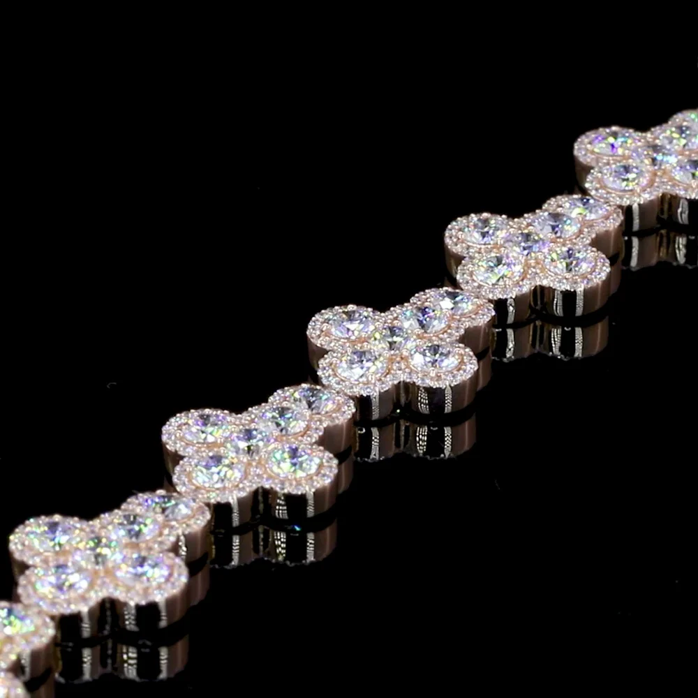 14K Rose Gold Quatrefoil Motif Bracelet with 16.09 Carats of Lab-Grown Brilliant Cut E-VS1 Diamonds - Covaloro Fine Jewelry - Image 4