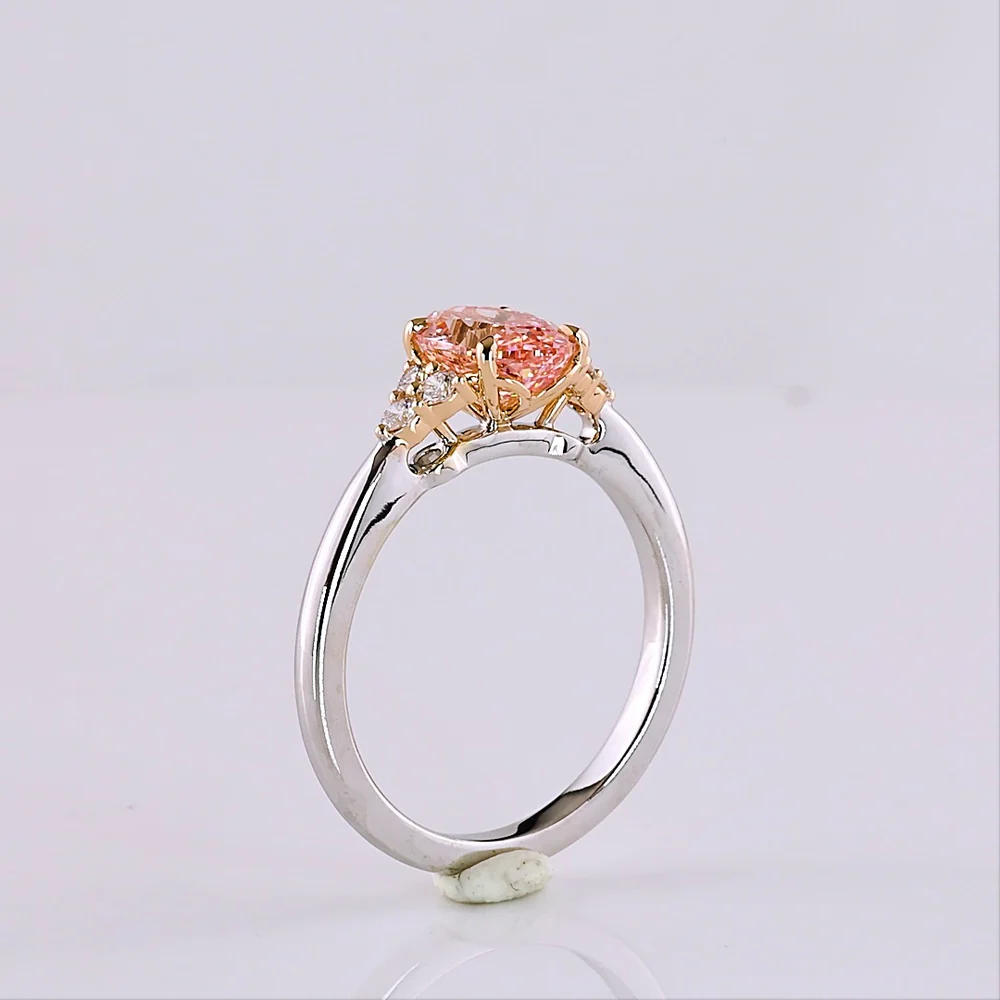 14K Two Tone Oval Cut Fancy Vivid Pink Lab Diamond Ring with Brilliant White Accent Diamonds - 1.65 Carat Total Weight (IGI Certified) - Covaloro Fine Jewelry - Image 4