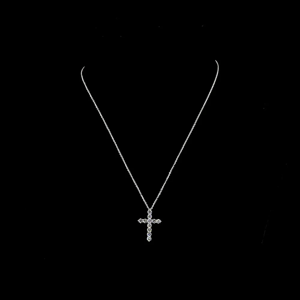 14K White Gold 1.00 Carat Round Brilliant Lab Diamond Cross Pendant with Prong Set E-F VS Diamonds - Covaloro Fine Jewelry