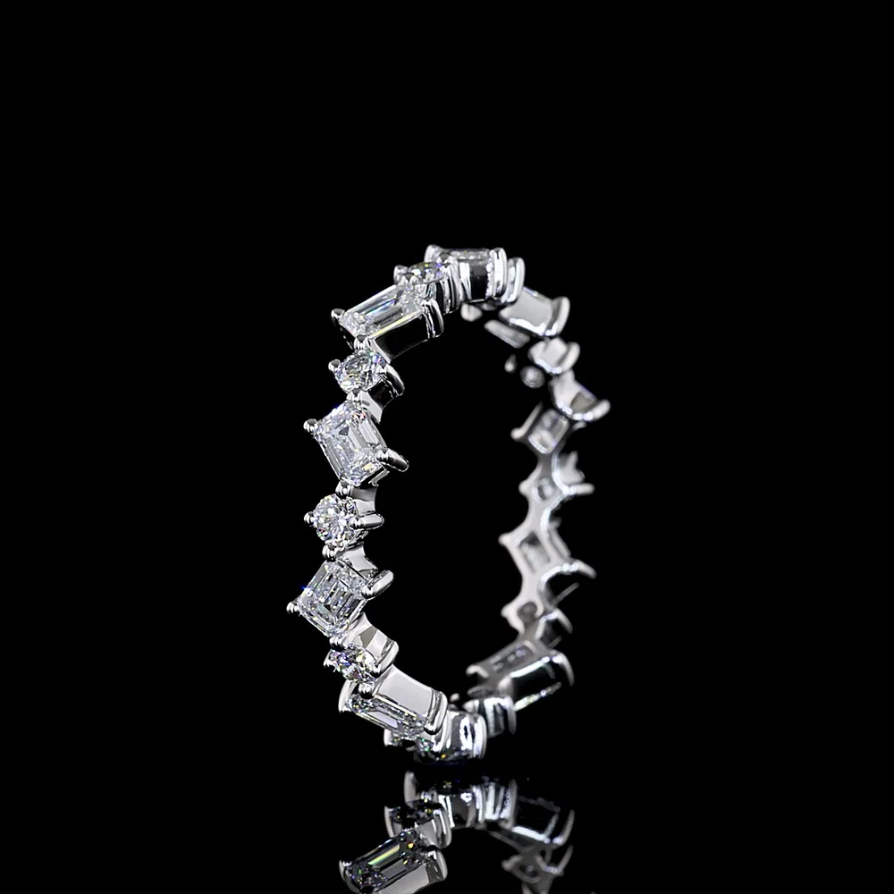 14K White Gold 1.06 Carats Alternating Emerald Cut and Round Brilliant Lab Diamond Eternity Band - Covaloro Fine Jewelry - Image 4