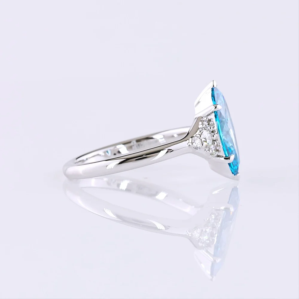 14K White Gold 1.84 Carats Total Weight Marquise Cut Fancy Vivid Blue Lab Diamond Ring with Brilliant Cut Diamond Accents - IGI Certified - Covaloro Fine Jewelry - Image 2