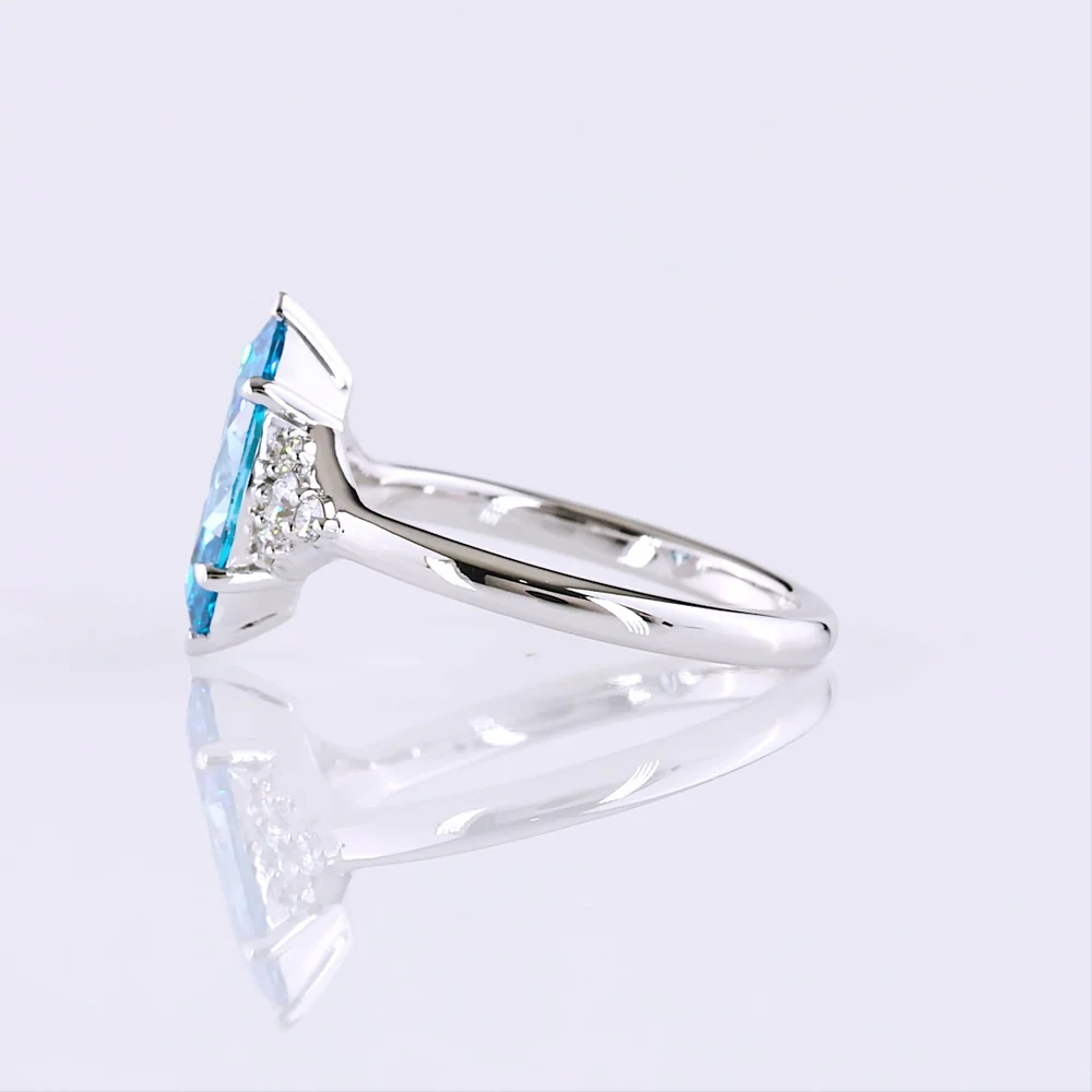 14K White Gold 1.84 Carats Total Weight Marquise Cut Fancy Vivid Blue Lab Diamond Ring with Brilliant Cut Diamond Accents - IGI Certified - Covaloro Fine Jewelry - Image 3