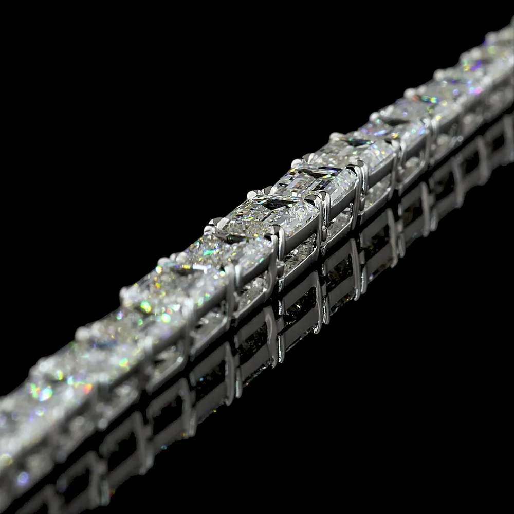 14K White Gold 17" Graduated Riviera Necklace with 13.75 Carats of Emerald Cut Lab Diamonds in E-F VS Quality - Covaloro Fine Jewelry - Image 4