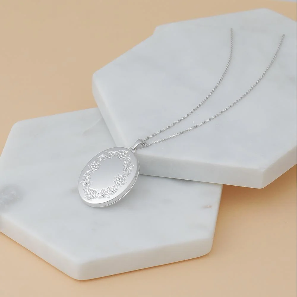 14K White Gold 18" Diamond-Cut Cable Chain Necklace with Lobster Clasp by Oro Pregiato - Image 5
