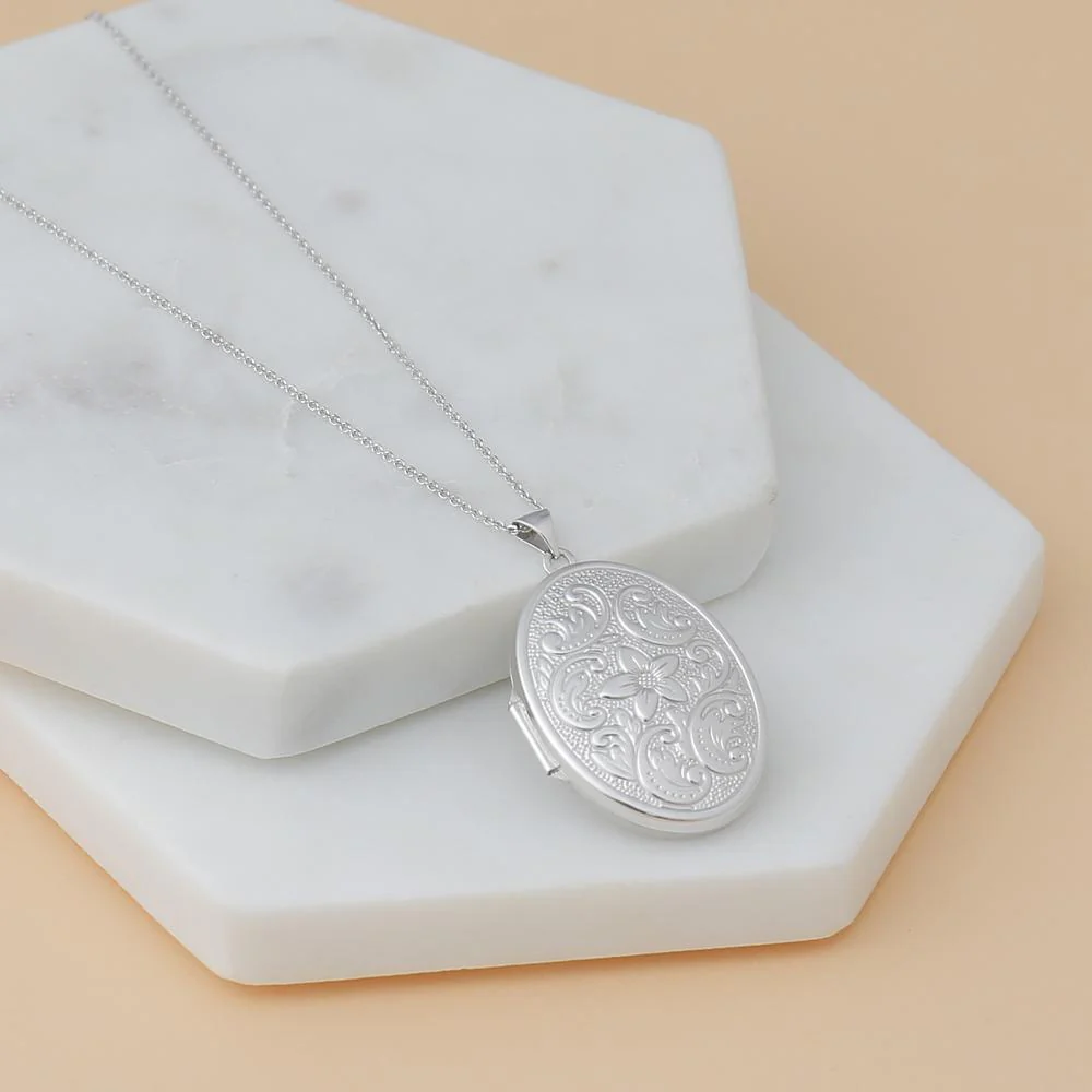 14K White Gold 18" Diamond-Cut Cable Chain Necklace with Lobster Clasp by Oro Pregiato - Image 7
