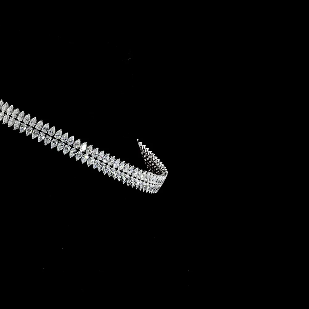 14K White Gold 30.98 Carat Pear Shape Lab Diamond Tennis Necklace with 218 Prong Set Stones - E-F Color, VS2 Clarity - Covaloro Fine Jewelry - Image 4