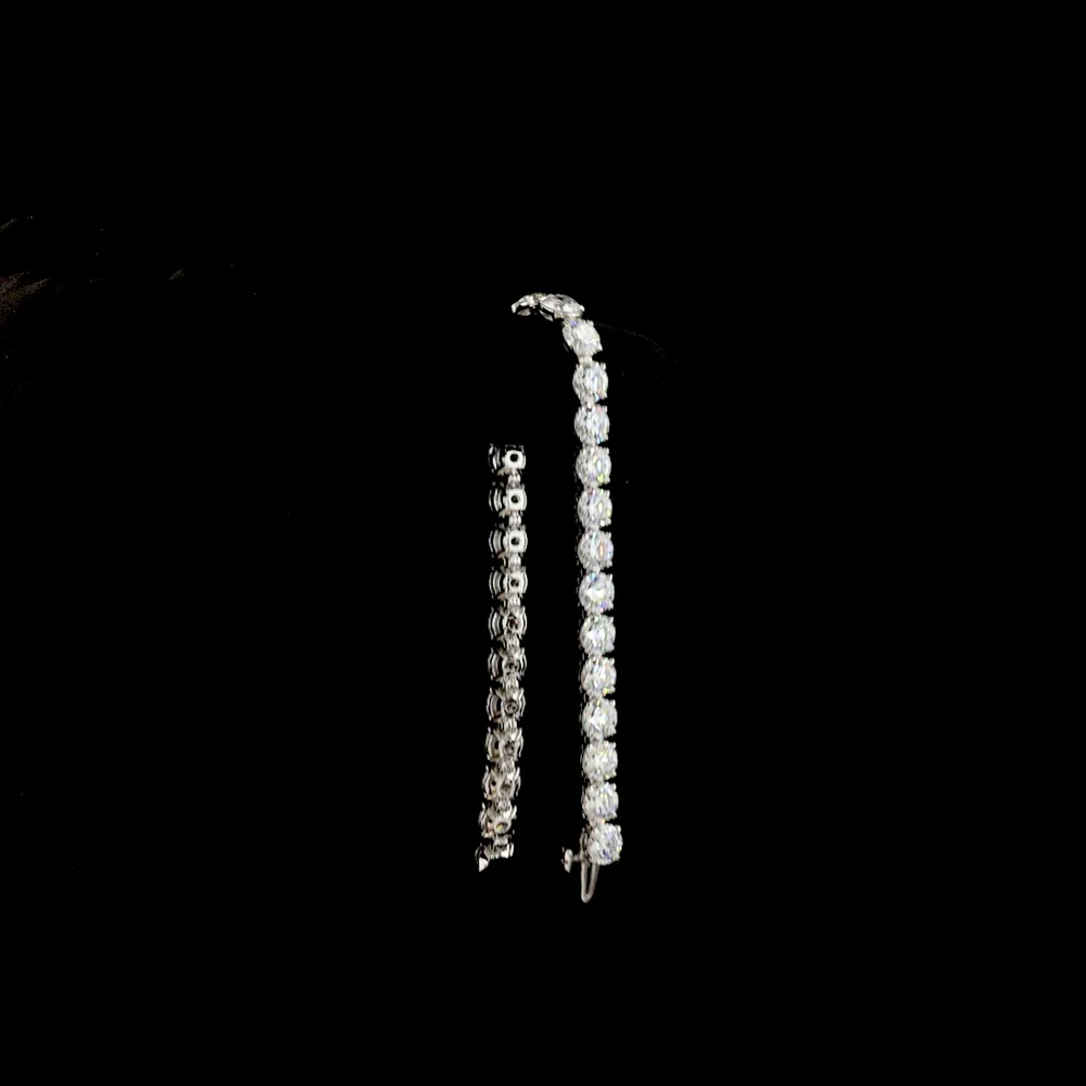 14K White Gold 7.5" Tennis Bracelet with 30 Prong Set Round Brilliant Cut Lab Diamonds - 21.58 Total Carat Weight - Covaloro Fine Jewelry - Image 3