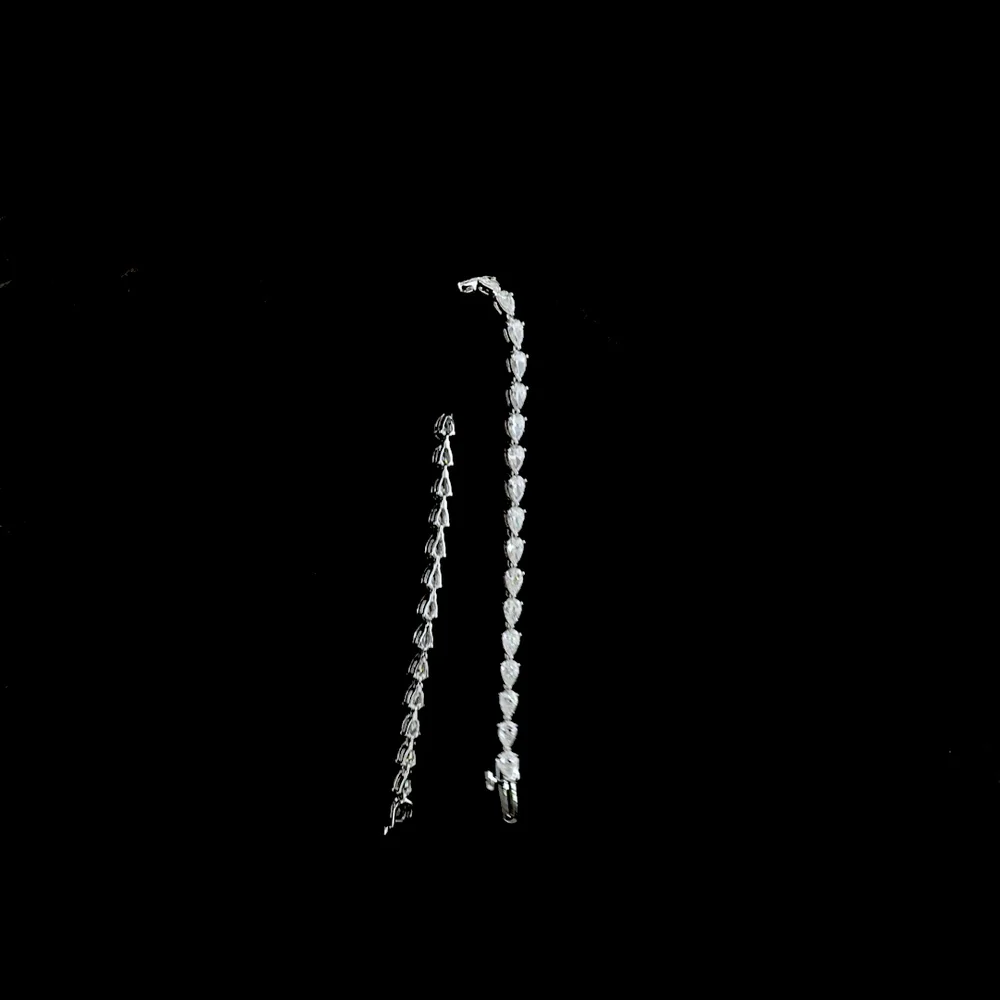 14K White Gold 7" Tennis Bracelet with East-West Set Pear Shape Lab Diamonds - 4.31 Carat Total Weight, E-F Color, VS1 Clarity - Covaloro Fine Jewelry - Image 3