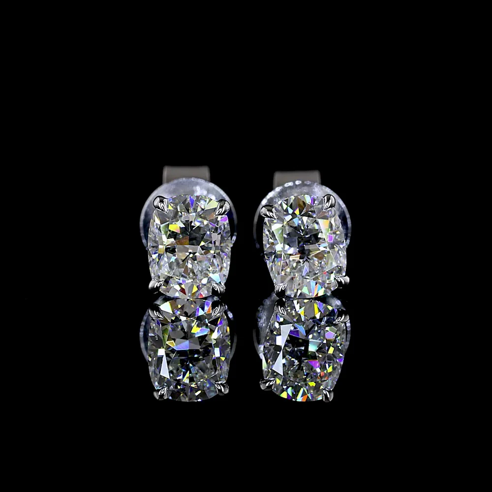 14K White Gold Cushion Brilliant Cut Lab Diamond Stud Earrings - 1.06 Total Carat Weight, D VVS2 Clarity, IGI Certified - Covaloro Fine Jewelry - Image 2