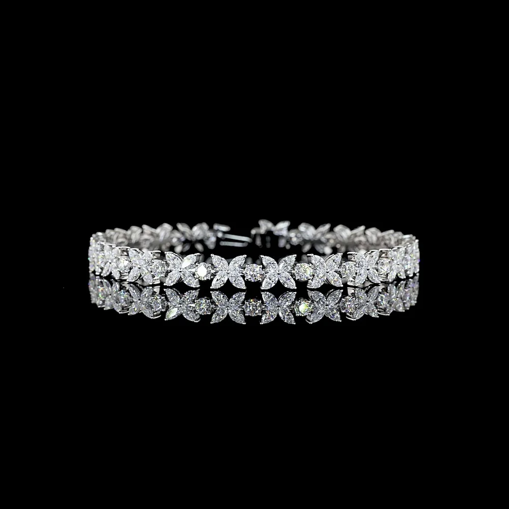 14K White Gold Inclined Special Bracelet with 105 Round Brilliant Cut Lab Diamonds - 6.95 Carats Total Diamond Weight - Covaloro Fine Jewelry