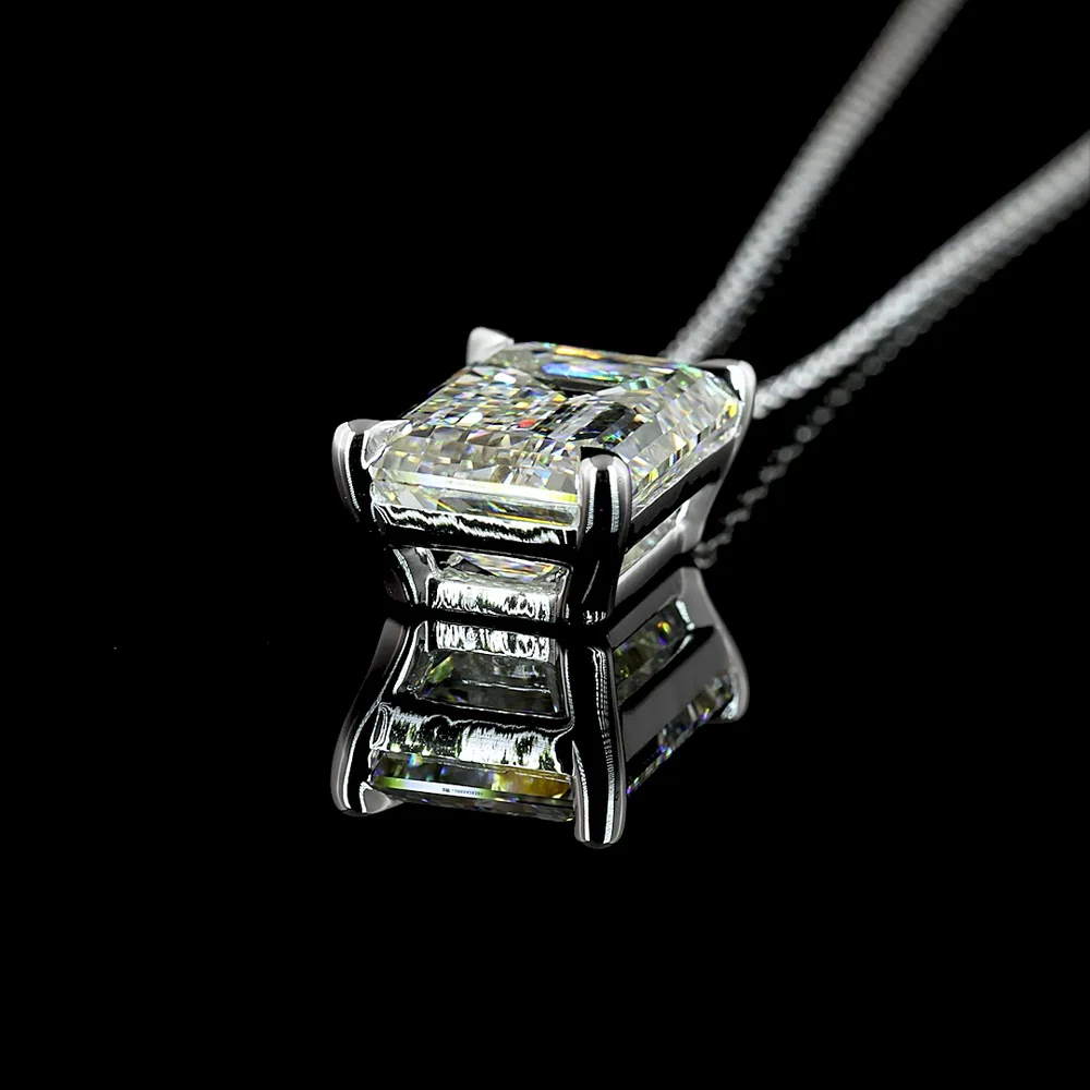 14K White Gold North-South Emerald Cut Lab Diamond Solitaire Pendant - 5.01 Carat Total Weight, G VVS2, IGI Certified - Covaloro Fine Jewelry - Image 4