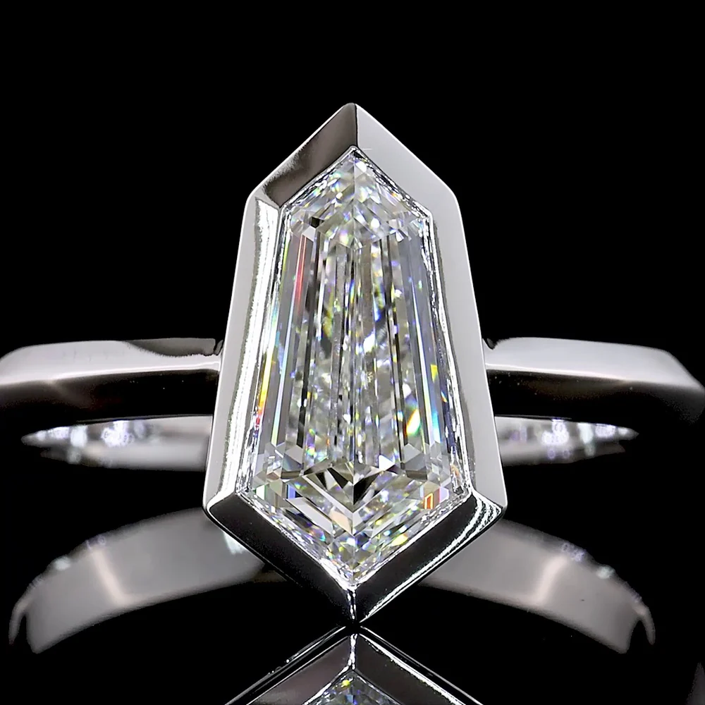 14K White Gold North-South Kite Cut Solitaire Ring with Bezel Set Lab Diamond - 1.66 Carat Total Weight E-F VS1 - Covaloro Fine Jewelry - Image 2