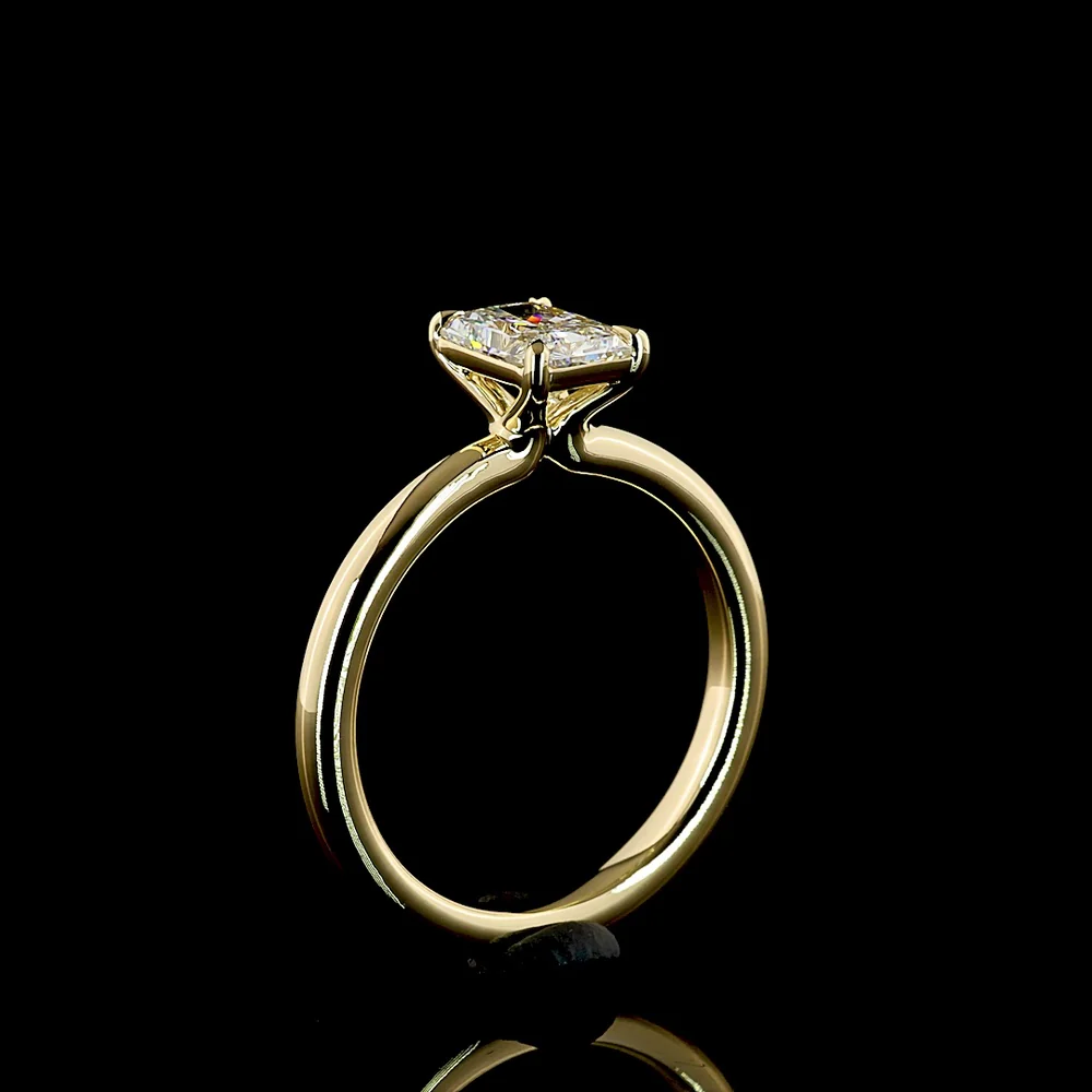 14K Yellow Gold 1.00 Carats Radiant Cut Solitaire Ring with D VS1 Lab Diamond and IGI Certification - North-South Prong Setting - Covaloro Fine Jewelry - Image 4
