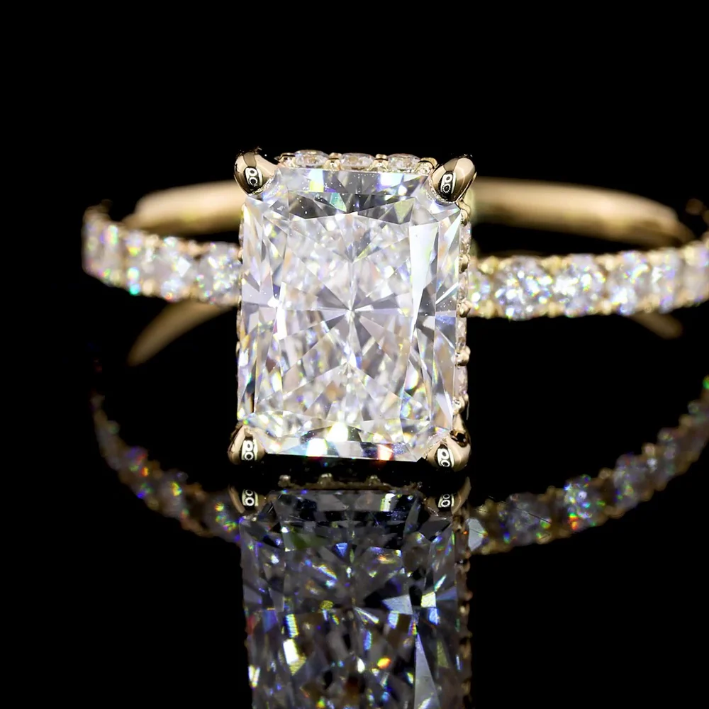 14K Yellow Gold 2.65 Carat Total Weight Radiant Cut Lab Diamond Ring with D VS1 Center Stone and Pave Brilliant Cut Band Details - GIA Certified - Covaloro Fine Jewelry - Image 3