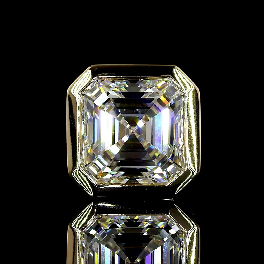 14K Yellow Gold 3.04 Carat Total Weight Asscher Cut Lab Diamond Stud Earrings in Bezel Setting - E-F Color, VVS2 Clarity, IGI Certified - Covaloro Fine Jewelry - Image 3