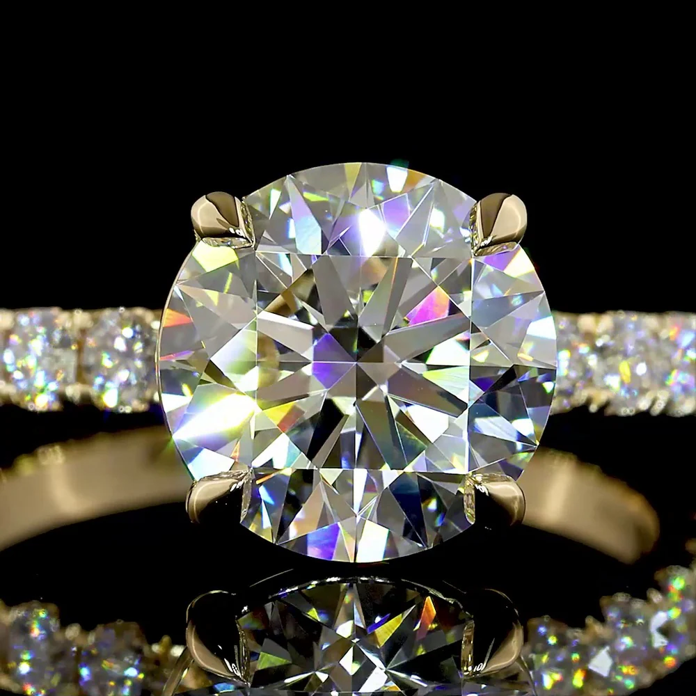 14K Yellow Gold 3.61 Carat Total Weight Round Brilliant Lab Diamond Solitaire Shank Ring with E-VVS2 Center and 12 Accent Stones - IGI Certified - Covaloro Fine Jewelry - Image 2