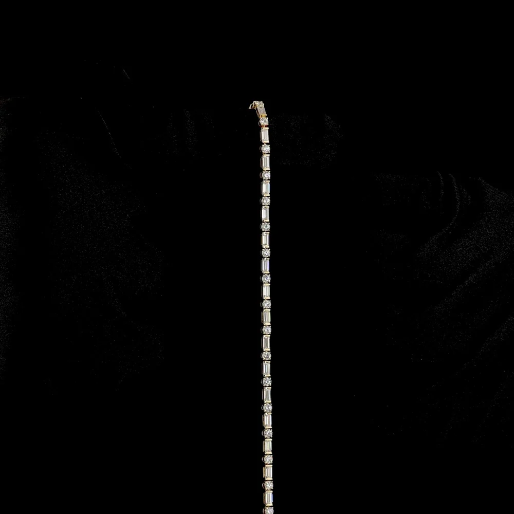 14K Yellow Gold 7.5" Tennis Bracelet with Alternating Baguette and Brilliant Cut Lab Diamonds - 4.03 Carat Total Weight, E-F VS Clarity - Covaloro Fine Jewelry - Image 3