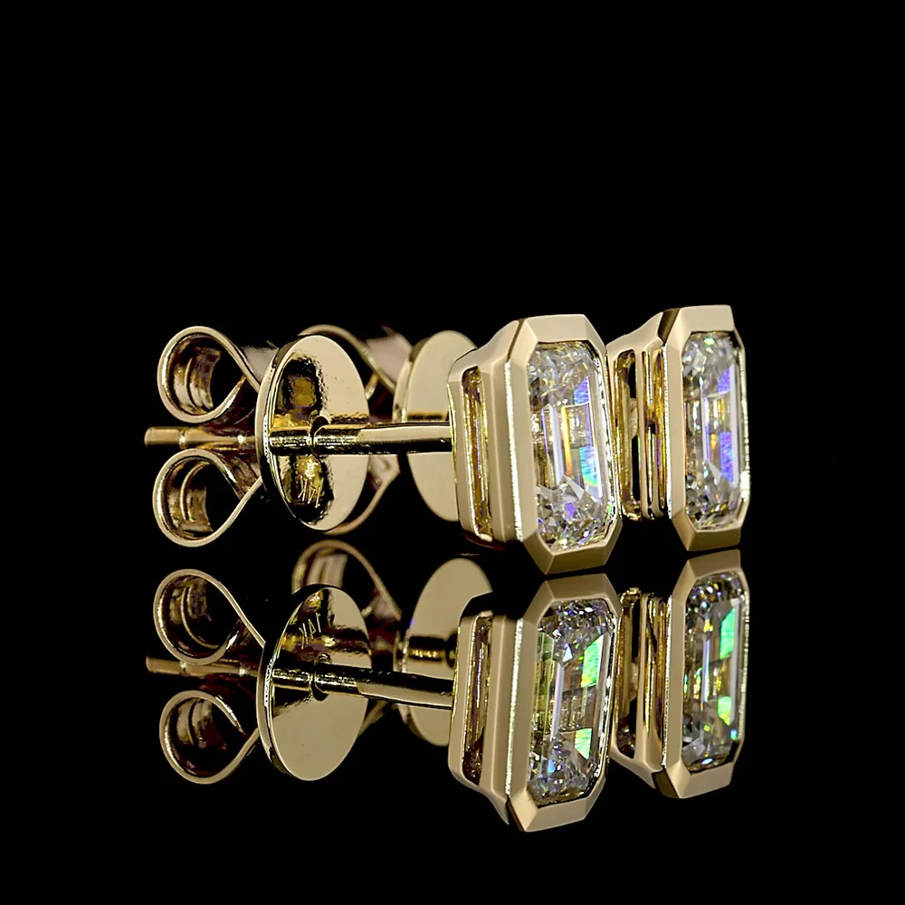 14K Yellow Gold Bezel Set Emerald Cut Lab Diamond Stud Earrings - 1.06 Carat Total Weight, D Color, VVS Clarity, IGI Certified - Covaloro Fine Jewelry - Image 2