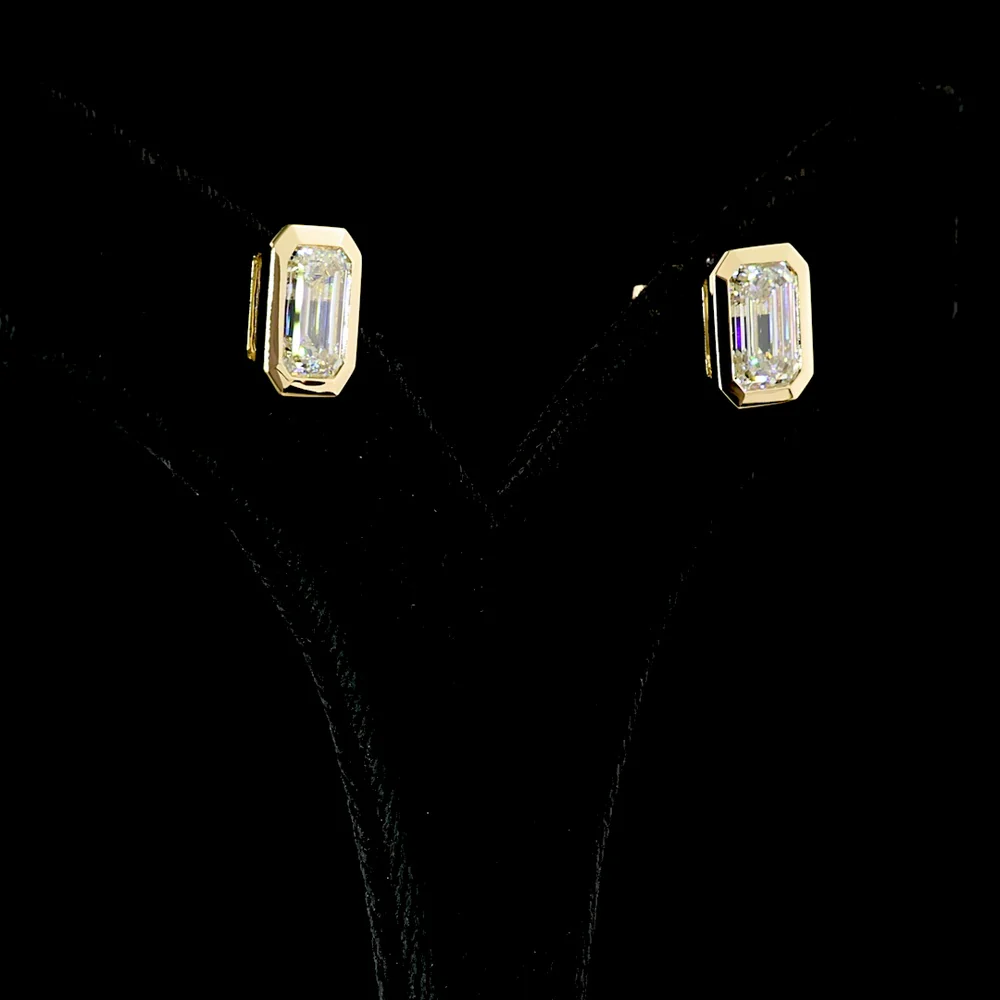 14K Yellow Gold Bezel Set Emerald Cut Lab Diamond Stud Earrings - 4.52 Carat Total Weight, D VS1 IGI Certified - Covaloro Fine Jewelry - Image 3