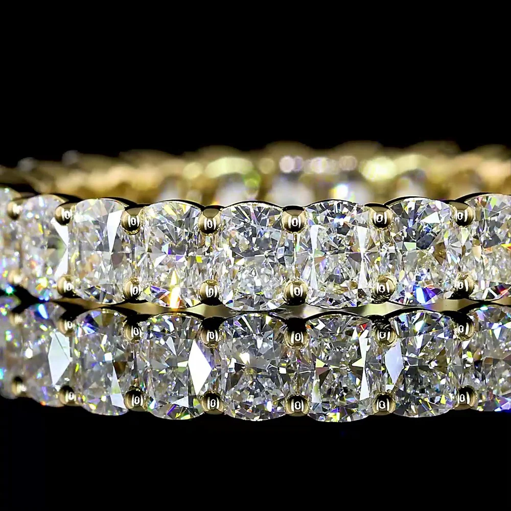 14K Yellow Gold Cushion Brilliant Cut Lab Diamond Eternity Band - 2.27 Carat Total Weight, E-F Color, VS1 Clarity, 26 Stones - Covaloro Fine Jewelry - Image 2