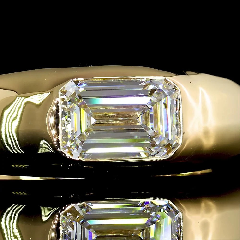 14K Yellow Gold East-West Emerald Cut Lab Diamond Solitaire Ring with Flush Setting - 1.06 Carat Total Weight (E VVS2 Center) - Covaloro Fine Jewelry - Image 2