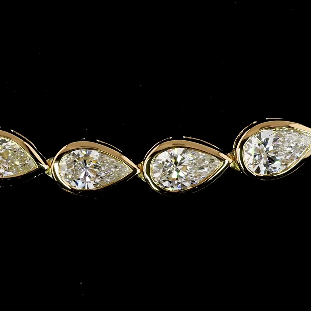 14K Yellow Gold East-West Pear Shape Diamond Tennis Necklace - 11.86 Carat Total Weight, E-F VVS2 Lab Grown Diamonds in Bezel Setting - Covaloro Fine Jewelry - Image 3