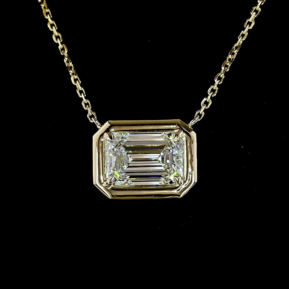 14K Yellow Gold East-West Solitaire Pendant with 3.01 Carat Emerald Cut Lab Diamond - E-F Color, VVS2 Clarity, IGI Certified - Covaloro Fine Jewelry - Image 2