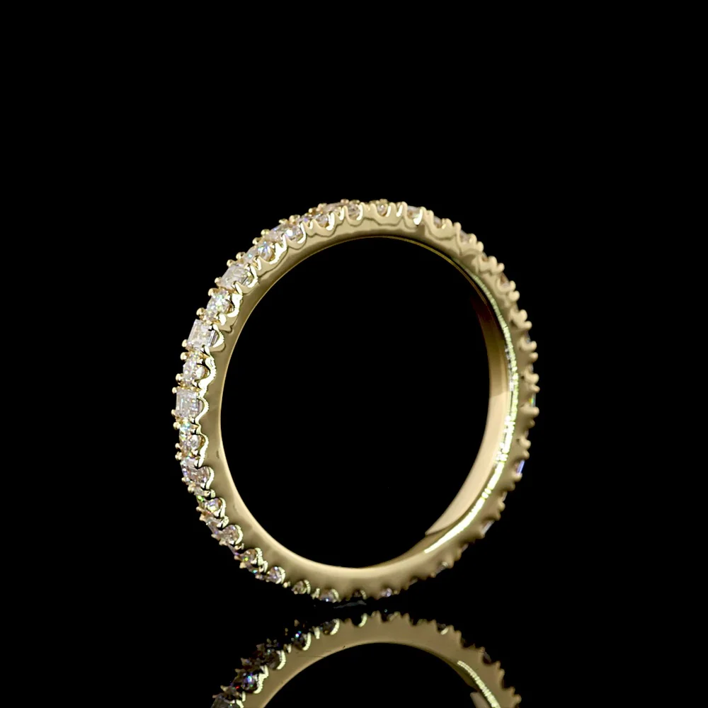 14K Yellow Gold Eternity Band with Alternating Baguette and Round Lab Diamonds - 0.89 Carats Total Diamond Weight - Covaloro Fine Jewelry - Image 4