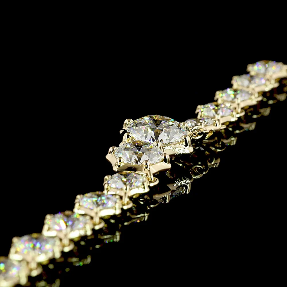 14K Yellow Gold Graduated Round Lab Diamond Necklace with 2.02 Carats Center Stone and Bezel-Prong Mixed Setting - 7.09 Carats Total Diamond Weight - Covaloro Fine Jewelry - Image 4
