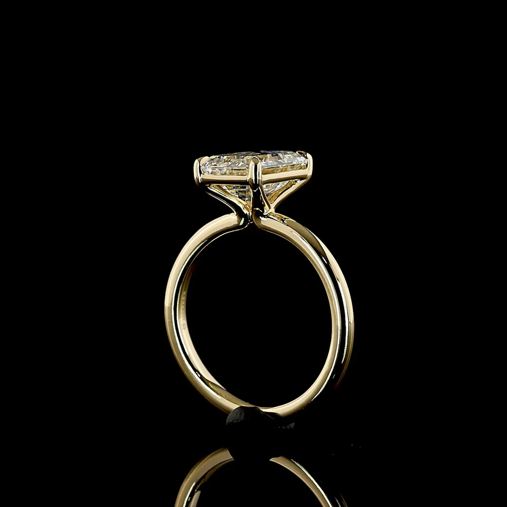 14K Yellow Gold North-South Emerald Cut Lab Diamond Solitaire Ring - 3.23 Carat Total Weight, E-F Color VS1 Clarity, IGI Certified - Covaloro Fine Jewelry - Image 3