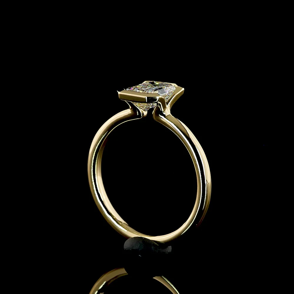 14K Yellow Gold North-South Half Bezel Solitaire Ring with 1.23 Carat Emerald Cut Lab Diamond - E-F Color, IF Clarity, IGI Certified - Covaloro Fine Jewelry - Image 3