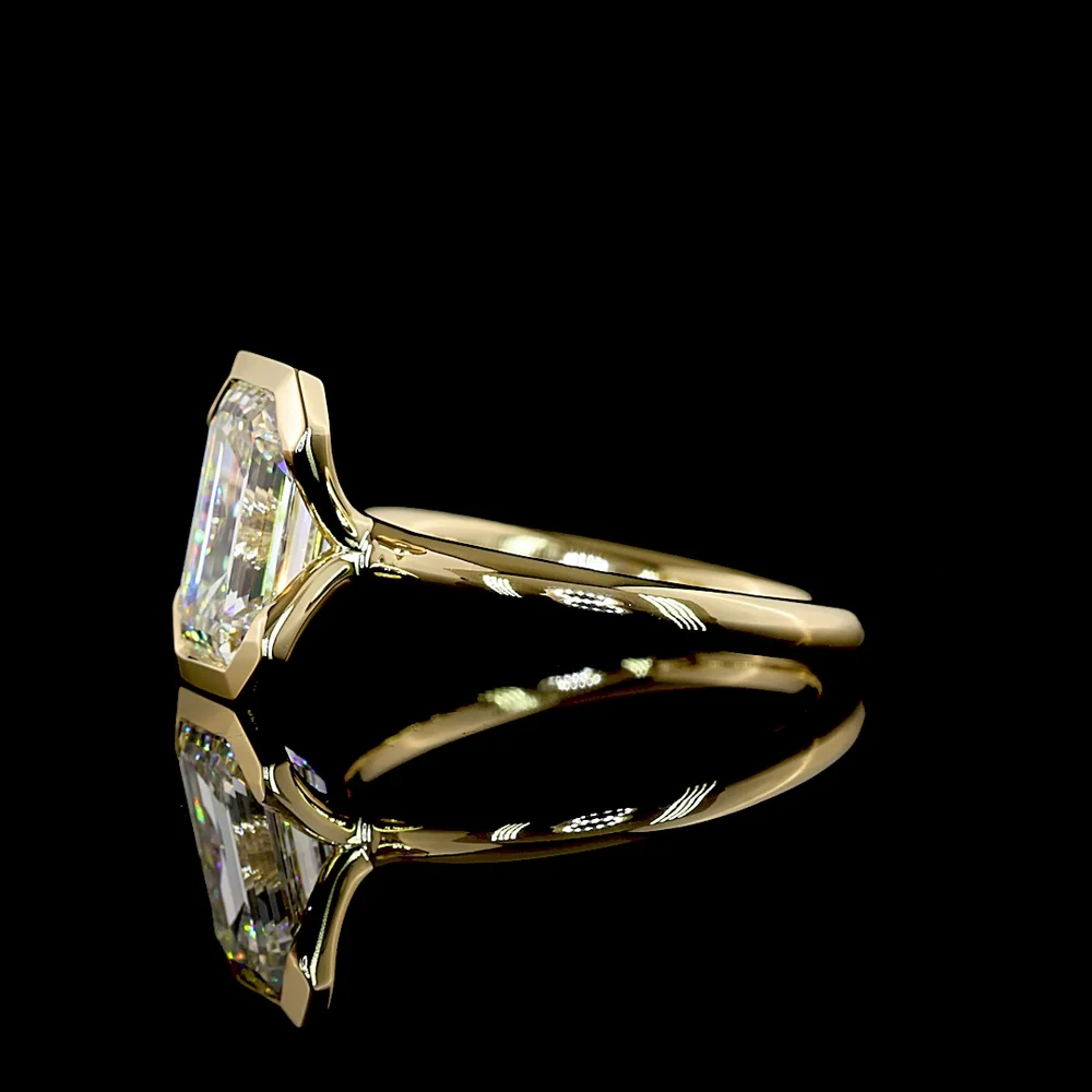 14K Yellow Gold North-South Half Bezel Solitaire Ring with 2.70 Carat IGI Certified Emerald Cut Lab Diamond - E-F Color, VVS2 Clarity - Covaloro Fine Jewelry - Image 3