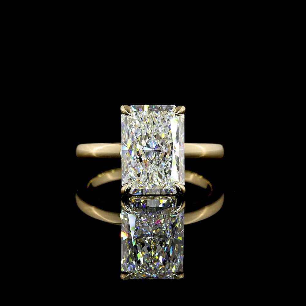 14K Yellow Gold North-South Solitaire Ring with 4.10 Carat Radiant Cut Lab Diamond - E VVS2 IGI Certified - Covaloro Fine Jewelry