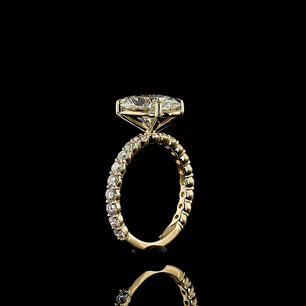 14K Yellow Gold Oval Lab Diamond Solitaire Shank Ring with Brilliant Cut Accents - 4.55 Carats Total Diamond Weight E VVS2 IGI Certified - Covaloro Fine Jewelry - Image 4