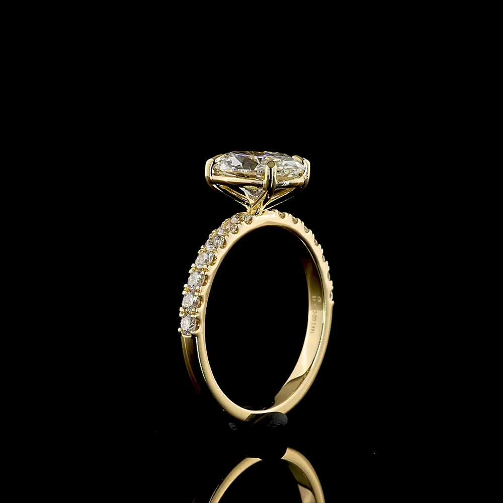 14K Yellow Gold Oval Solitaire Engagement Ring with Brilliant Cut Diamond Pavé Shank - 2.46 Carats Total Diamond Weight (IGI Certified) - Covaloro Fine Jewelry - Image 4