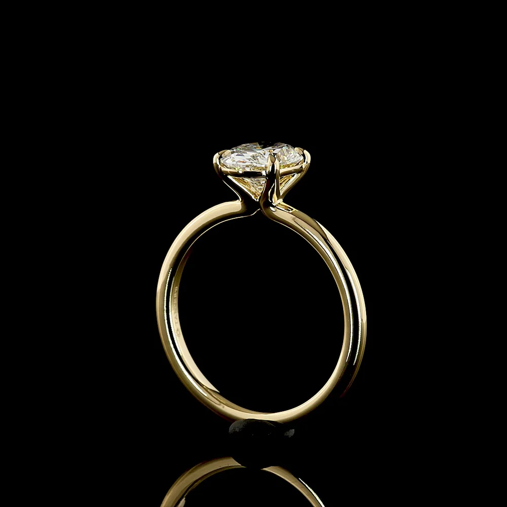 14K Yellow Gold Oval Solitaire Ring with 1.52 Carat Lab-Grown D VVS2 Diamond in Four-Prong Setting - IGI Certified - Covaloro Fine Jewelry - Image 3