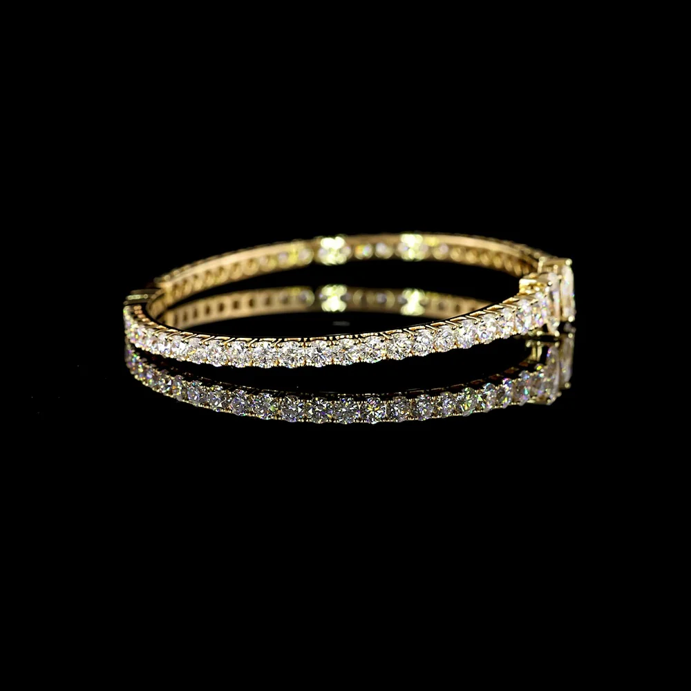 14K Yellow Gold Pear Shape Bangle Bracelet with 4.32 Carat Lab Grown Diamonds - Prong Set E-F VS Pear and Round Cuts - Covaloro Fine Jewelry