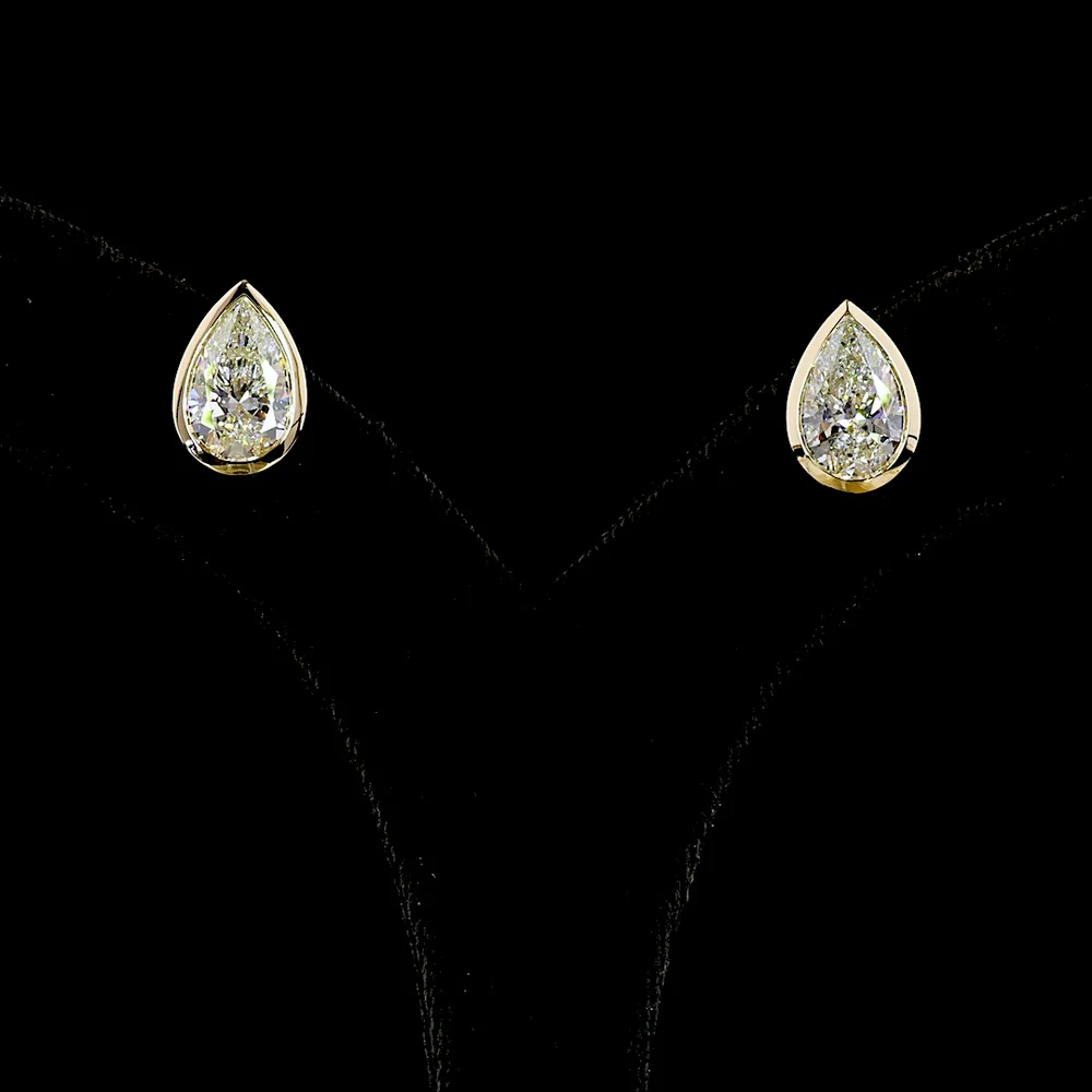 14K Yellow Gold Pear Shape Bezel Set Diamond Stud Earrings - 5.02 Total Carat Weight Lab Grown Diamonds E-F VVS2 IGI Certified - Covaloro Fine Jewelry