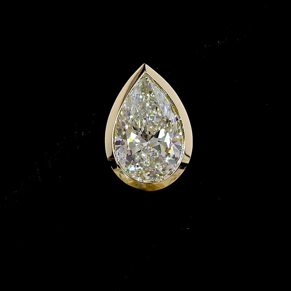 14K Yellow Gold Pear Shape Bezel Set Diamond Stud Earrings - 5.02 Total Carat Weight Lab Grown Diamonds E-F VVS2 IGI Certified - Covaloro Fine Jewelry - Image 2