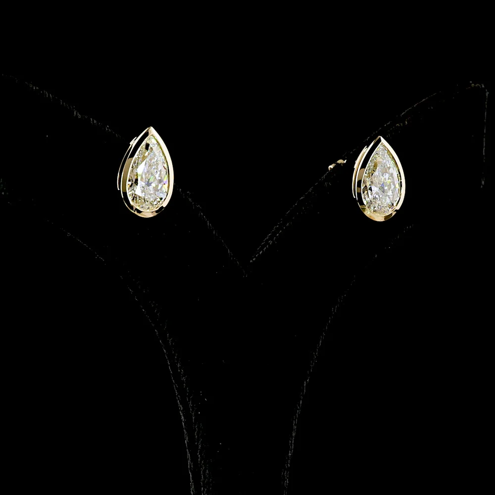 14K Yellow Gold Pear Shape Bezel Set Diamond Stud Earrings - 5.02 Total Carat Weight Lab Grown Diamonds E-F VVS2 IGI Certified - Covaloro Fine Jewelry - Image 3