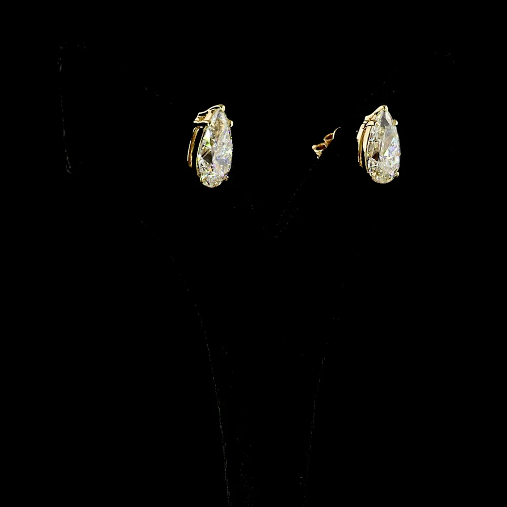 14K Yellow Gold Pear Shape Diamond Stud Earrings with North-South Prong Set Lab Diamonds - 5.04 Carat Total Weight (D-VVS2, IGI Certified) - Covaloro Fine Jewelry - Image 3