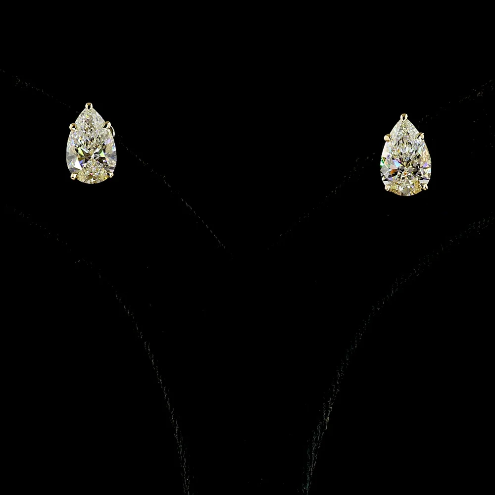 14K Yellow Gold Pear-Shape Lab Diamond Stud Earrings - 3.53 Total Carat Weight, E-F VVS2 IGI Certified - Covaloro Fine Jewelry