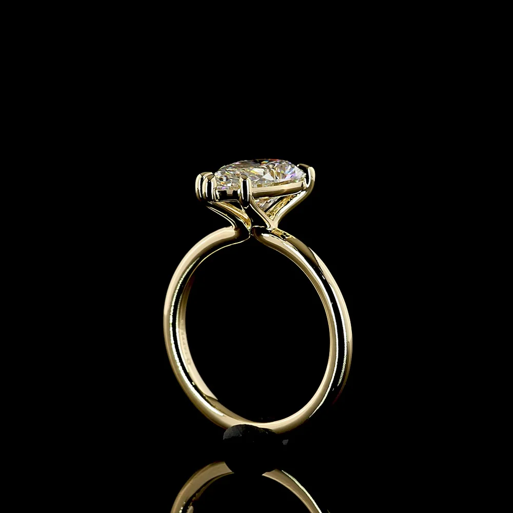 14K Yellow Gold Pear Shape Solitaire Ring with 3.11 Carat Lab Grown D VVS2 Diamond - IGI Certified - Covaloro Fine Jewelry - Image 3
