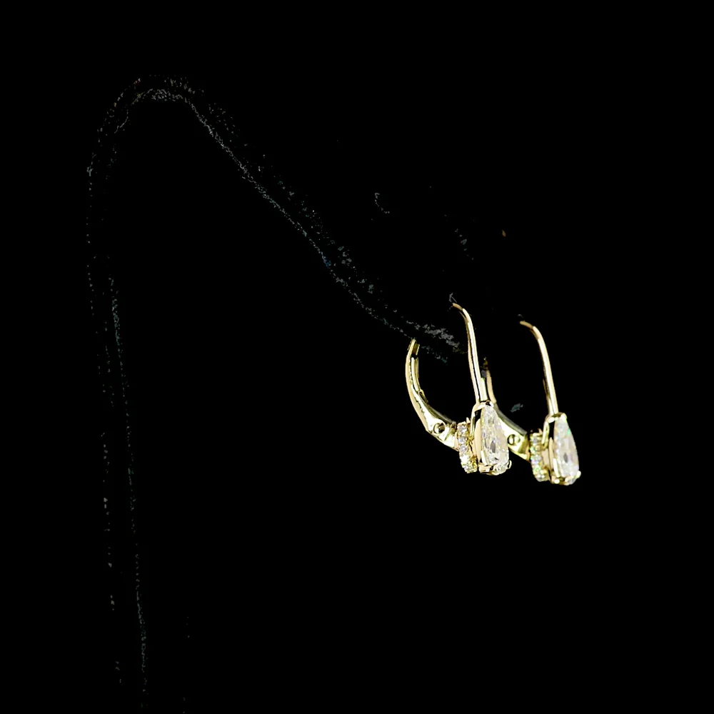 14K Yellow Gold Pear-Shaped Drop Earrings with 1.15 Carat Total Weight Lab Diamonds (E VS1) - Prong Set with Brilliant Cut Accents - Covaloro Fine Jewelry - Image 3