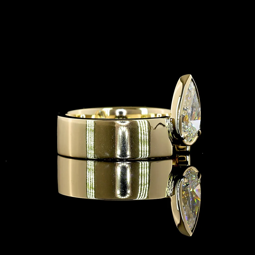 14K Yellow Gold Pear-Shaped Solitaire Ring with Bezel-Prong Set Lab Diamond - 1.33 Carat Total Weight, E-F Color VS1 Clarity - Covaloro Fine Jewelry - Image 3
