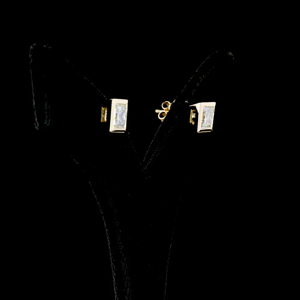 14K Yellow Gold Princess Cut Bezel Set Lab Diamond Stud Earrings - 2.56 Total Carat Weight, E-F Color VVS2 Clarity, IGI Certified - Covaloro Fine Jewelry - Image 3