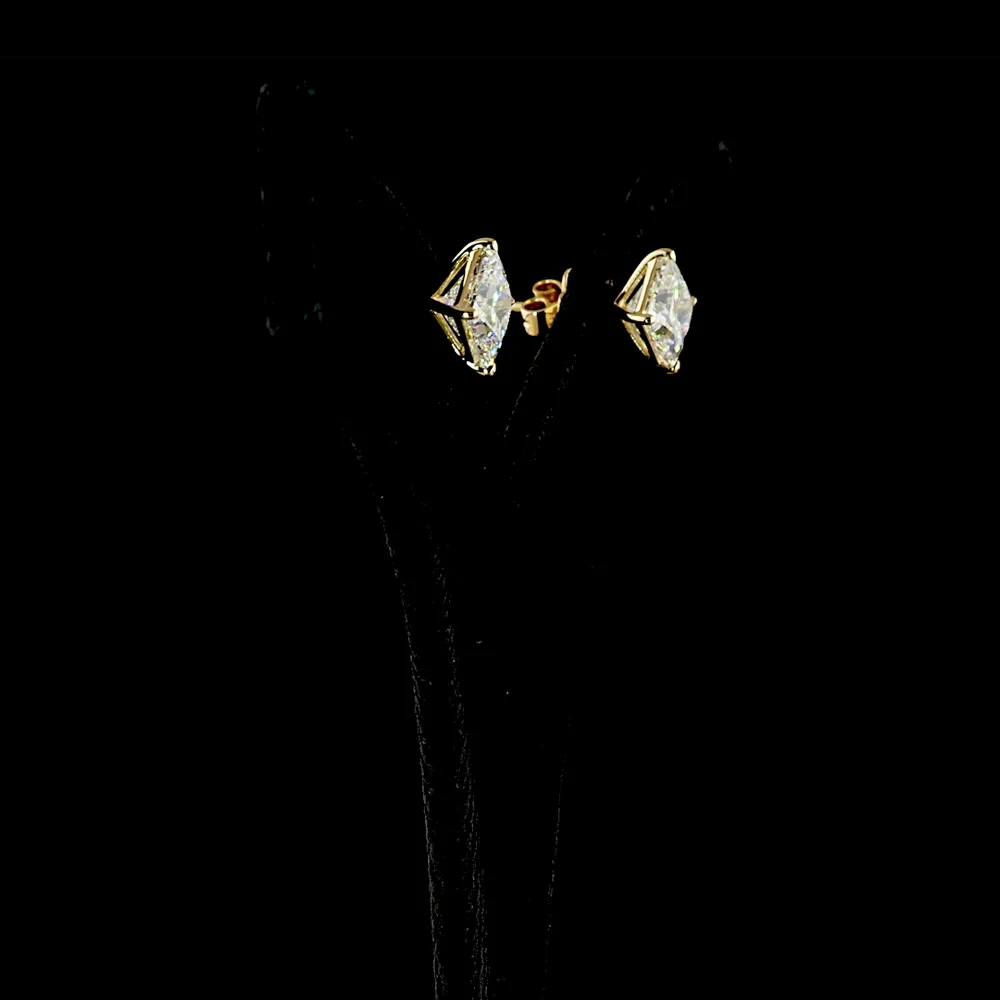 14K Yellow Gold Princess Cut Lab Diamond Stud Earrings - 4.15 Carat Total Weight, E-F Color, VS1 Clarity - Covaloro Fine Jewelry - Image 3