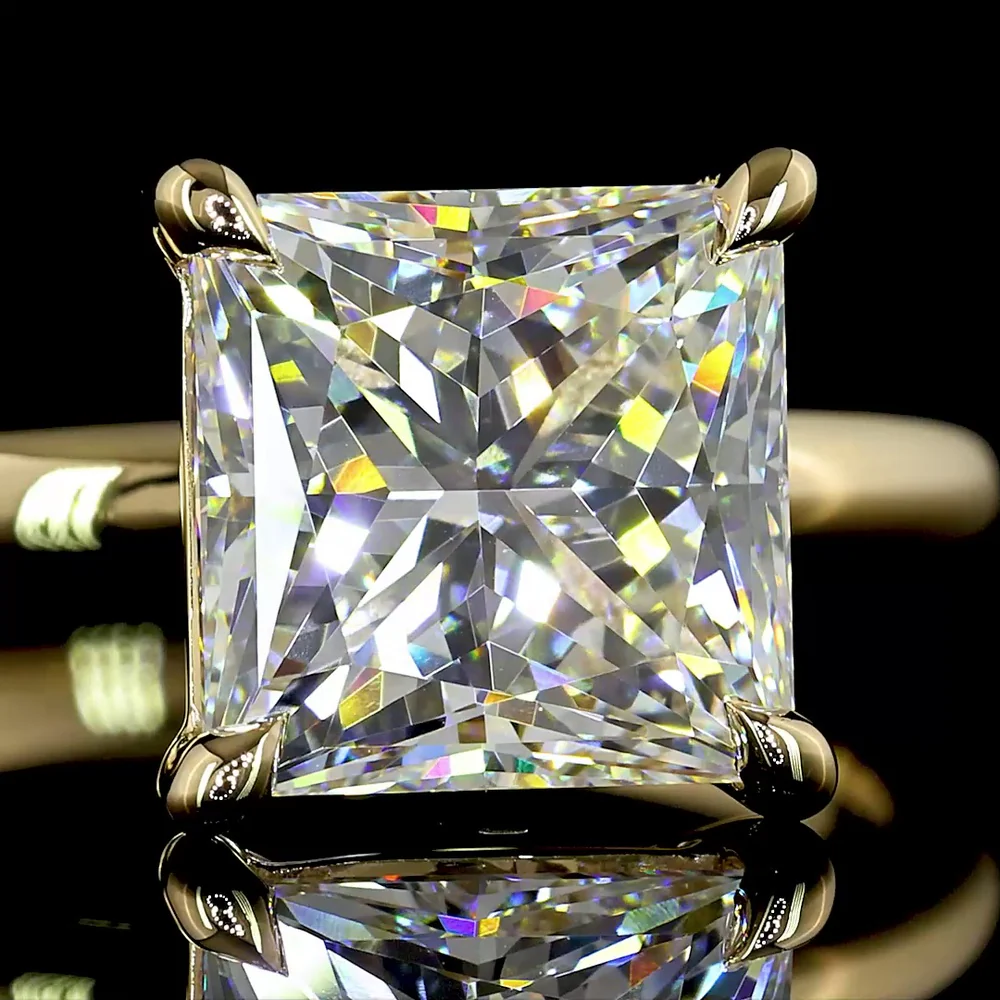 14K Yellow Gold Princess Cut Solitaire Ring with 3.14 Carat Lab-Grown Diamond - E Color VVS2 Clarity IGI Certified - Covaloro Fine Jewelry - Image 2