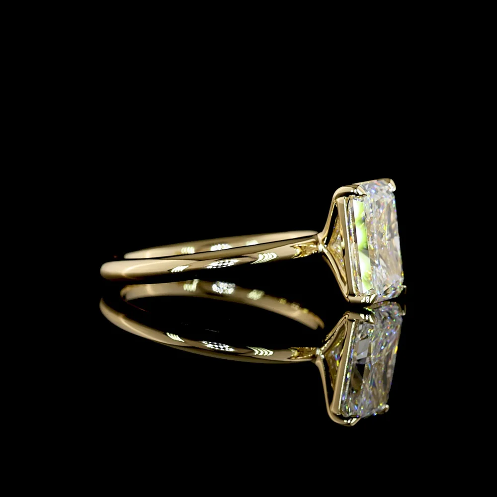 14K Yellow Gold Radiant Cut Lab Diamond Solitaire Ring - 2.68 Carat E VVS2 IGI Certified - Covaloro Fine Jewelry - Image 3